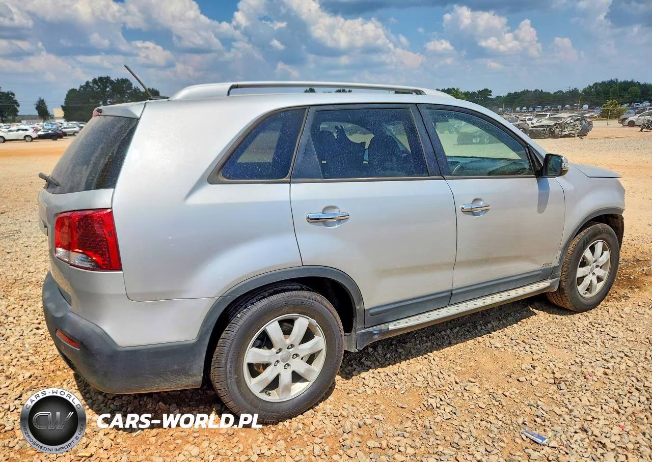 2013 Kia Sorento Lx VIN:5XYKTDA66DG346970 - 3