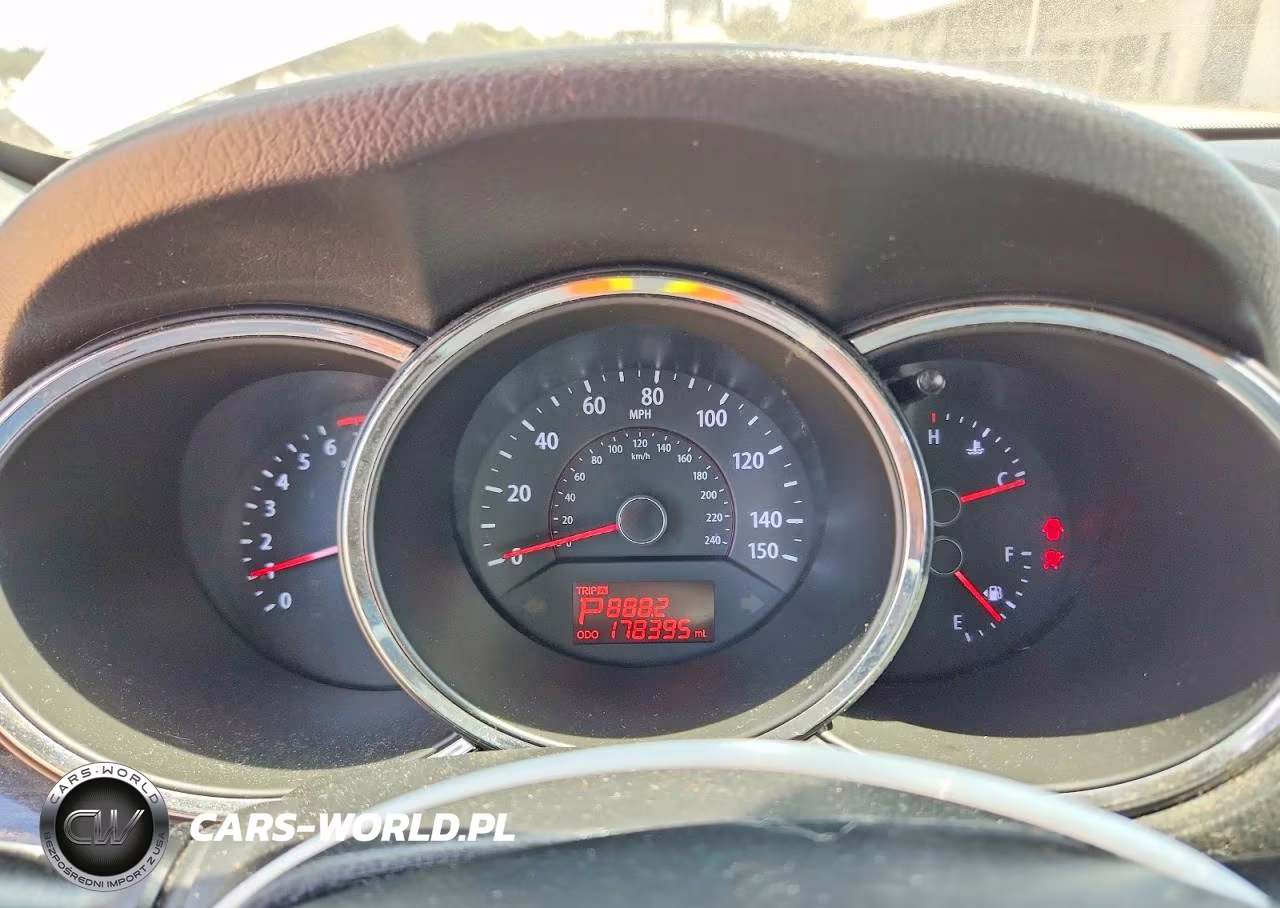 2013 Kia Sorento Lx VIN:5XYKTDA66DG346970 - 9