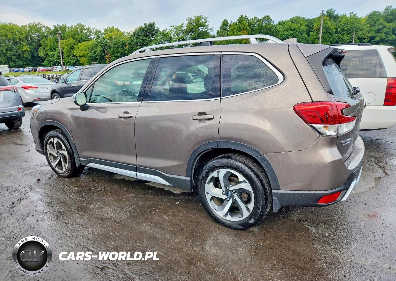 2023 Subaru Forester Touring VIN:JF2SKARC3PH538940 - 2