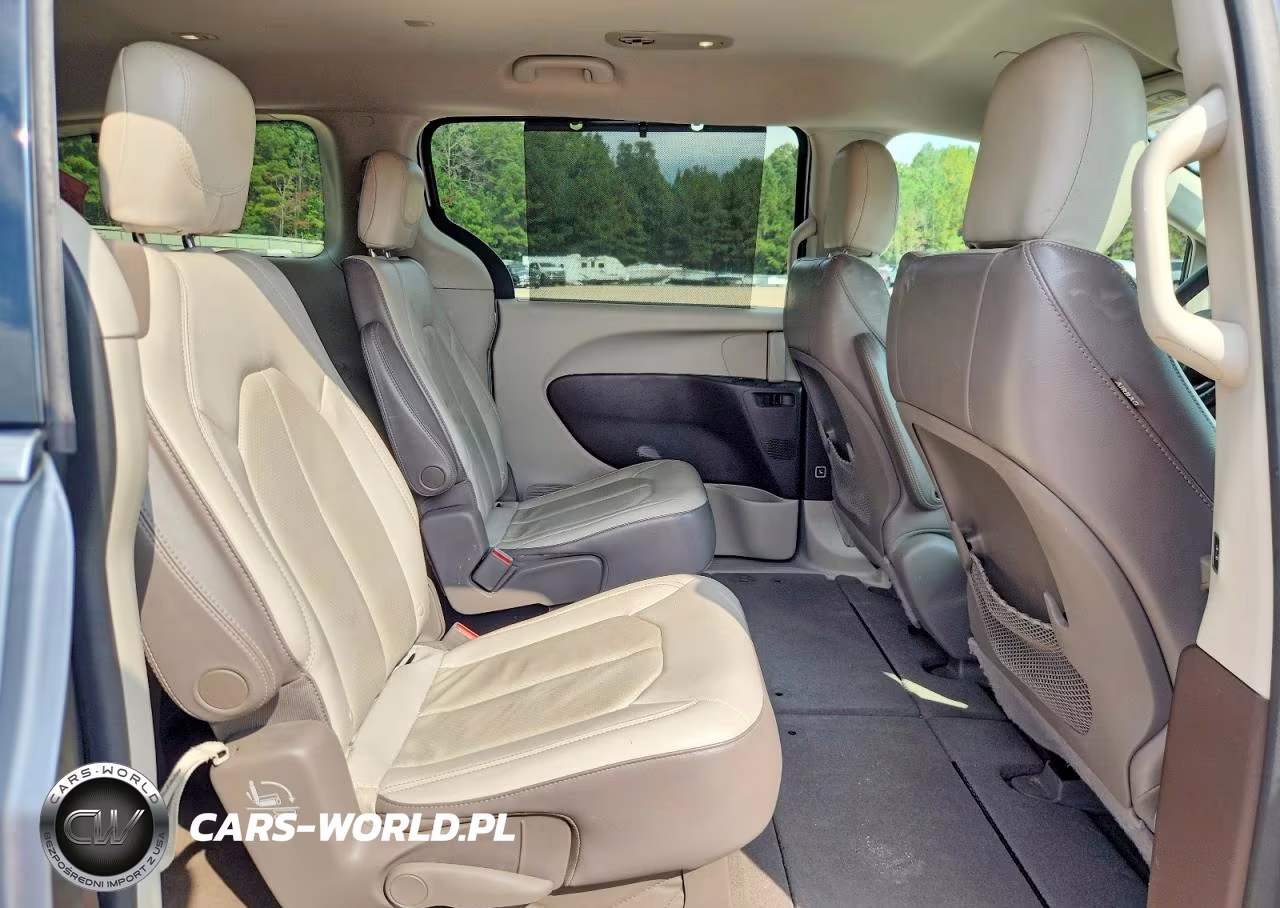 2019 Chrysler Pacifica Touring L VIN:2C4RC1BG2KR626740 - 11