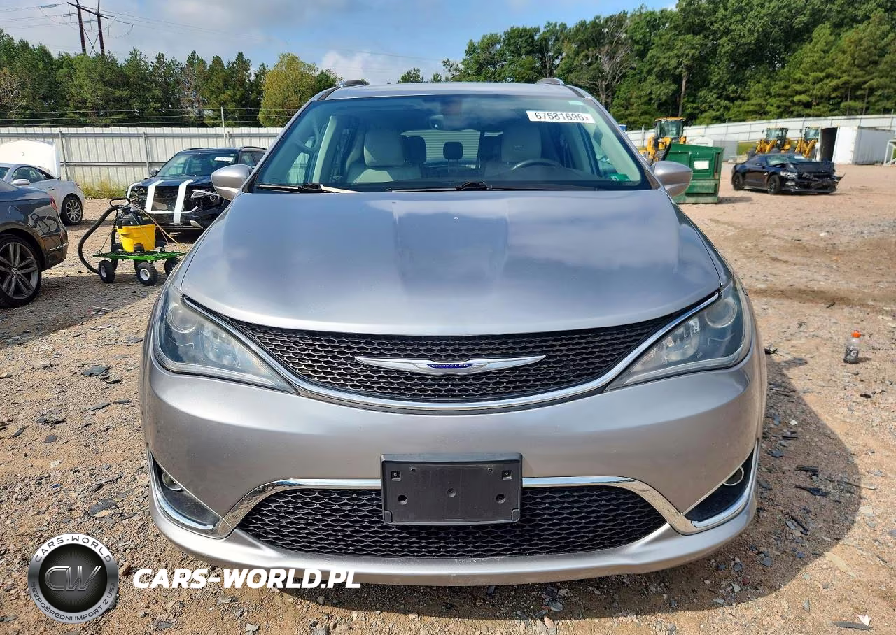 2019 Chrysler Pacifica Touring L VIN:2C4RC1BG2KR626740 - 5