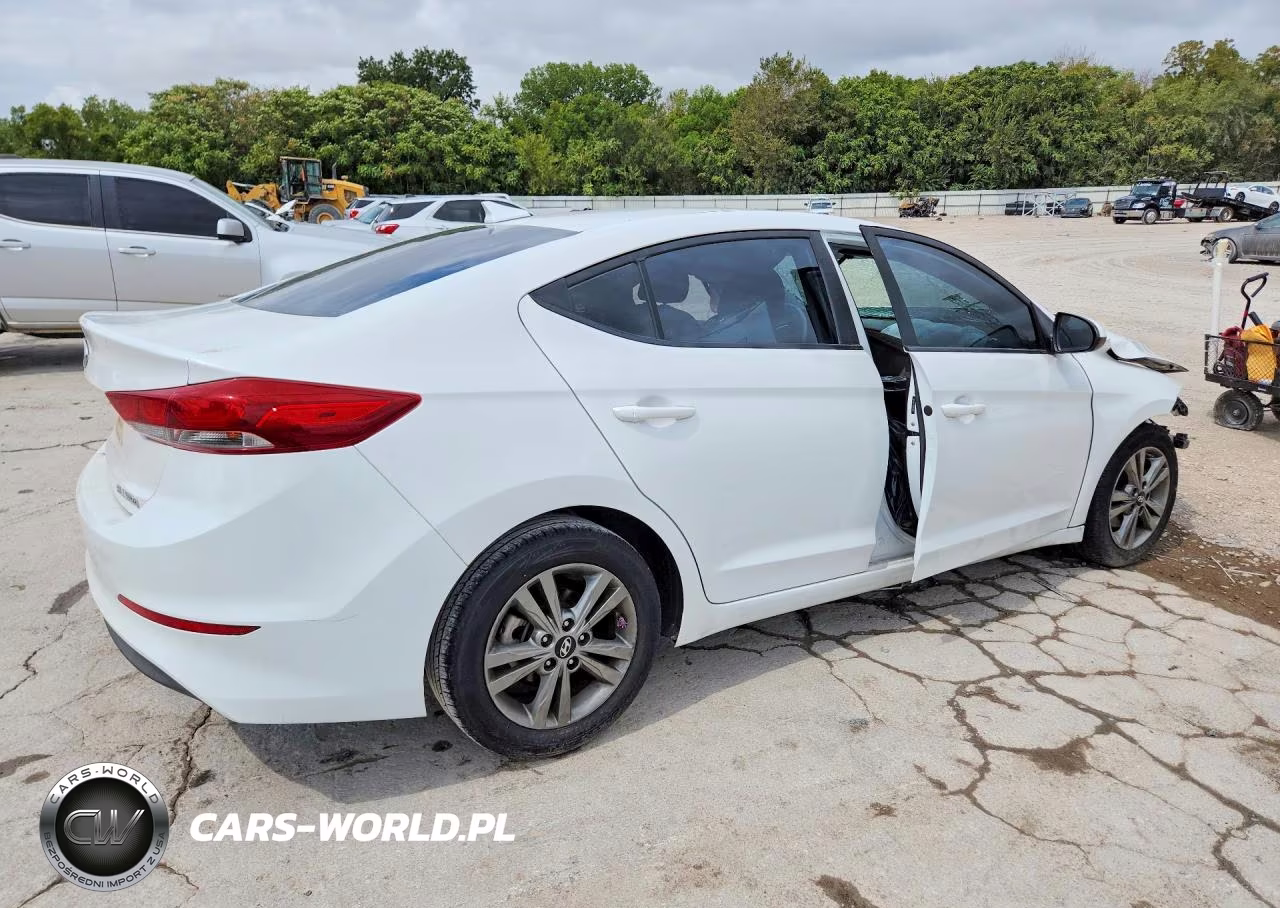 2018 Hyundai Elantra Sel VIN:5NPD84LFXJH253820 - 3