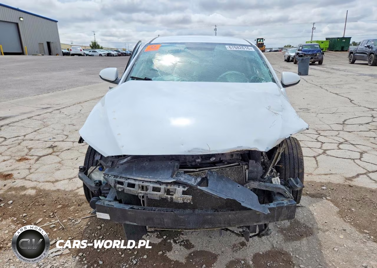 2018 Hyundai Elantra Sel VIN:5NPD84LFXJH253820 - 5