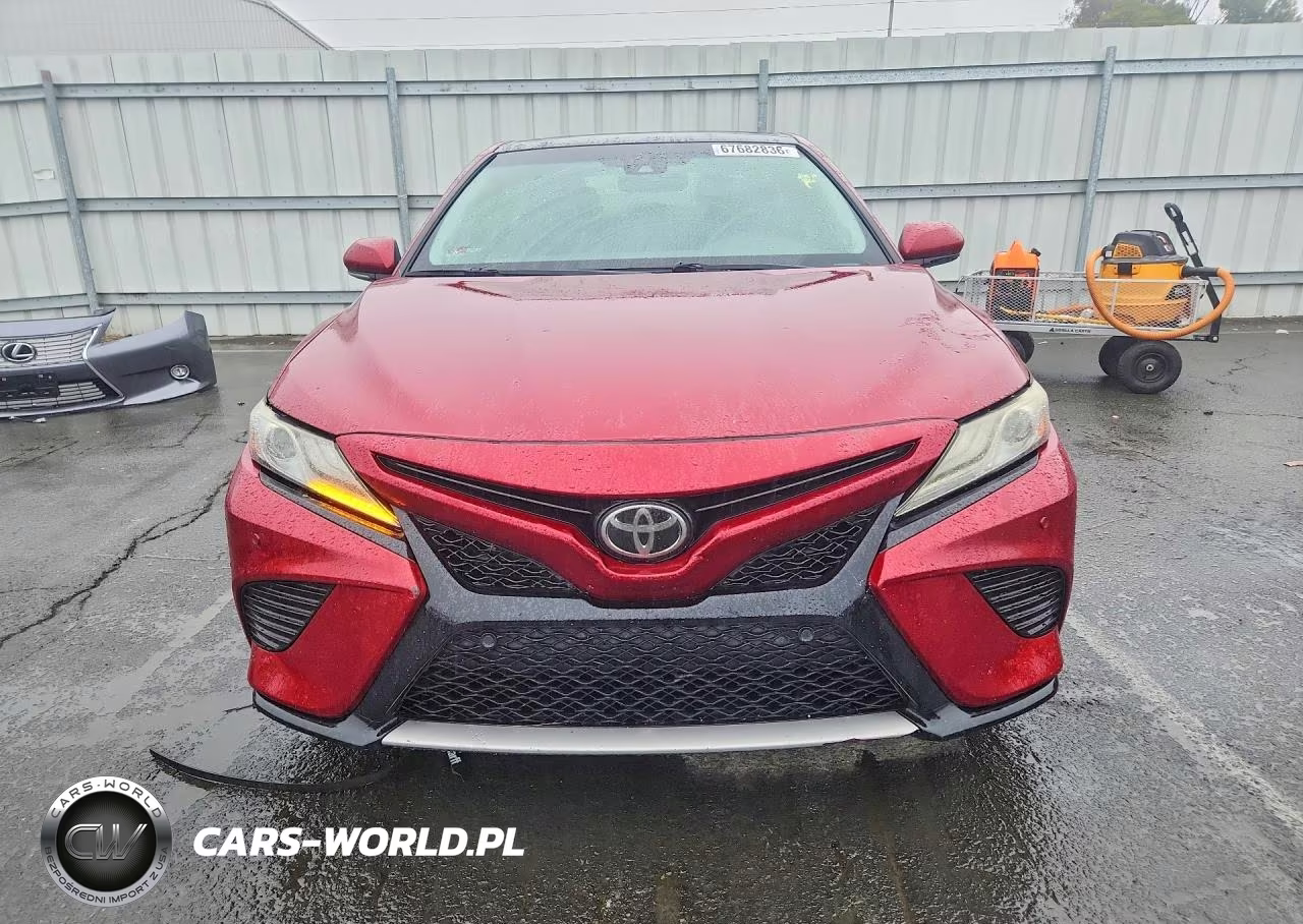 2018 Toyota Camry Xse VIN:4T1B61HK0JU580648 - 5