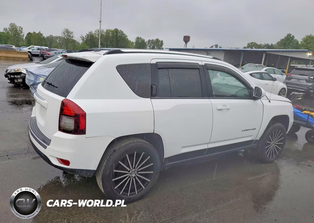 2015 Jeep Compass Latitude VIN:1C4NJDEB9FD105447 - 3