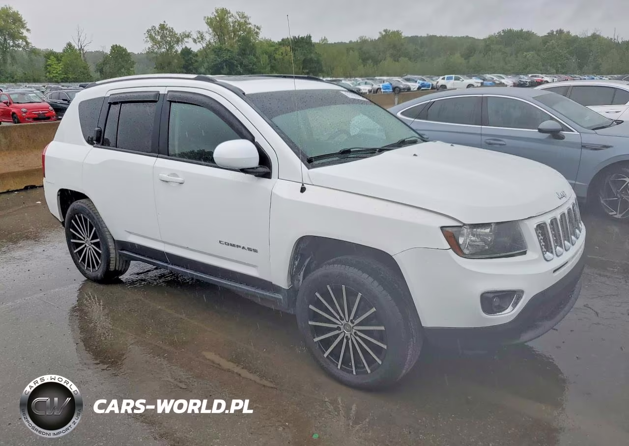 2015 Jeep Compass Latitude VIN:1C4NJDEB9FD105447 - 4