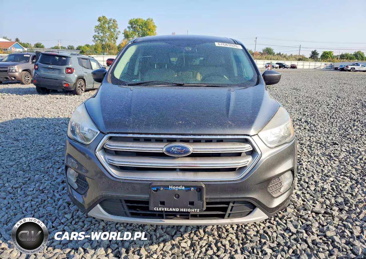 2017 Ford Escape Se VIN:1FMCU0GD5HUA53660 - 5