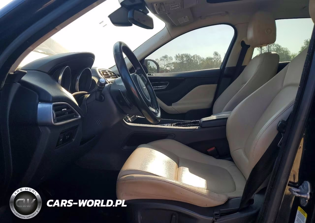 2017 Jaguar F-Pace Premium VIN:SADCJ2BV3HA047452 - 7