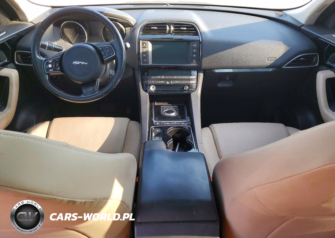 2017 Jaguar F-Pace Premium VIN:SADCJ2BV3HA047452 - 8