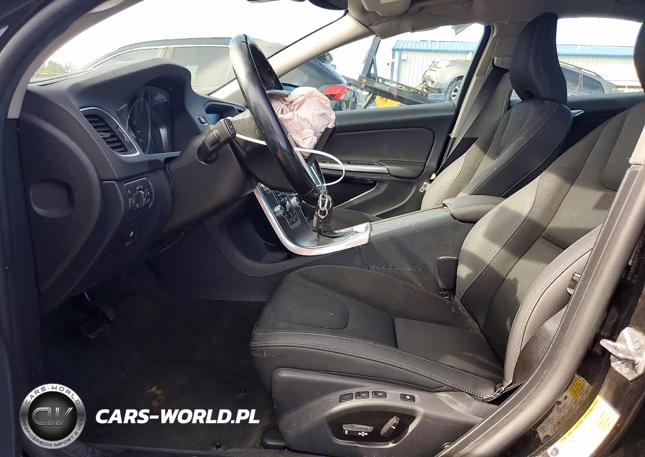 2015 Volvo S60 VIN:YV140MFJ4F1350544 - 7
