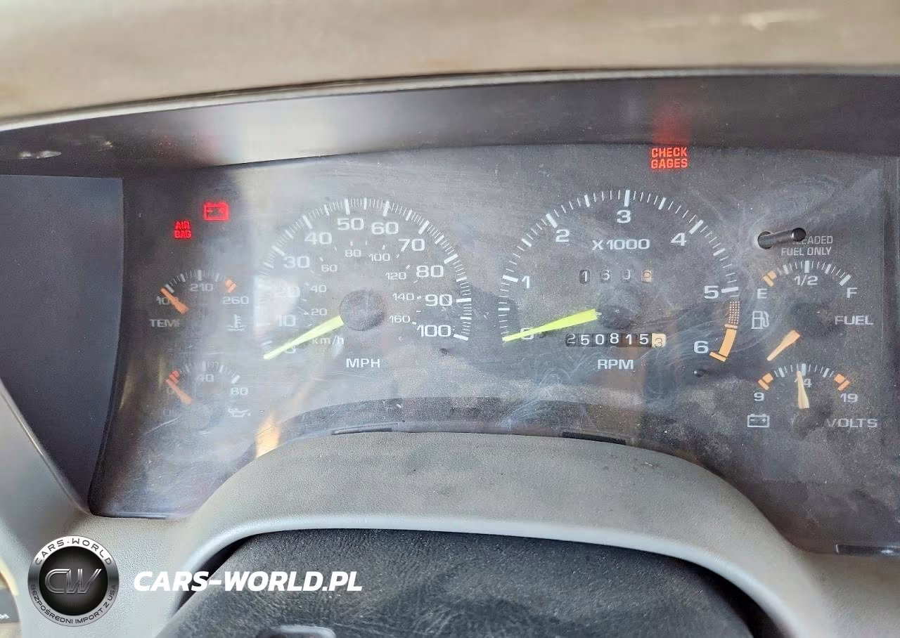 1997 Chevrolet Blazer VIN:1GNCS13W6V2171478 - 9