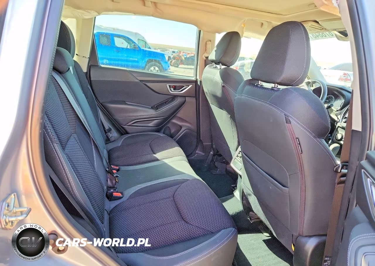 2021 Subaru Forester Premium VIN:JF2SKAFC8MH536102 - 11