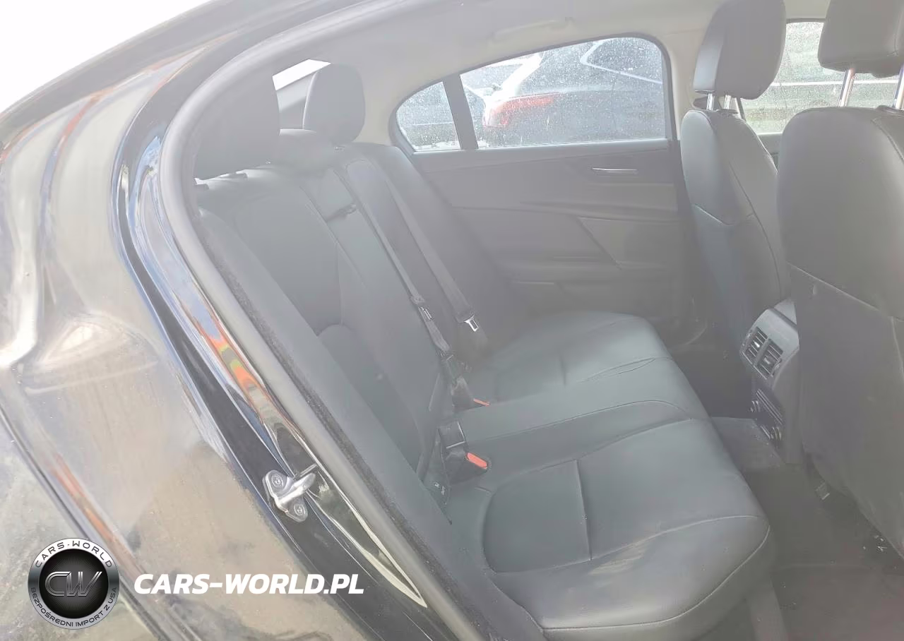 2017 Jaguar Xe Premium VIN:SAJAD4BG0HA948822 - 10