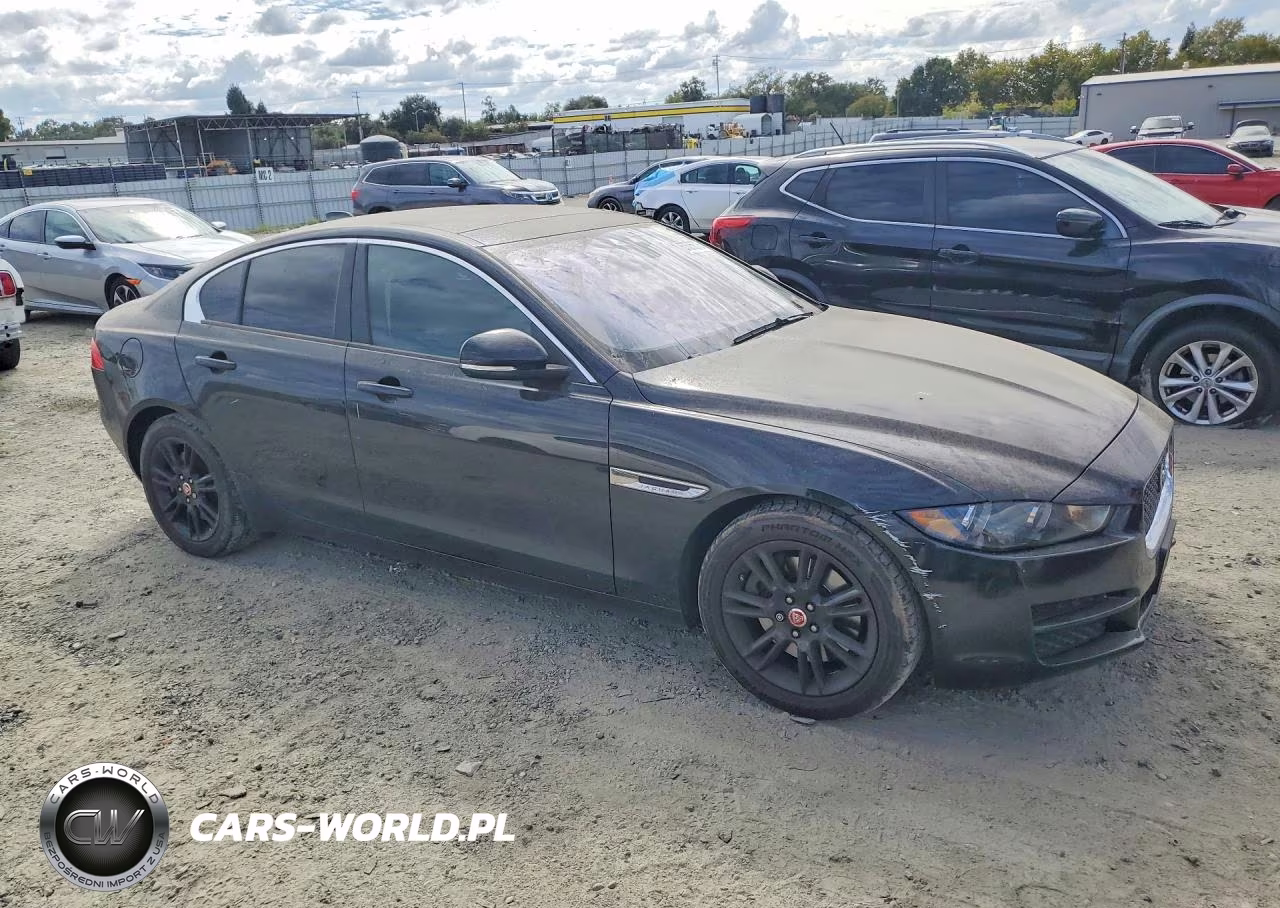 2017 Jaguar Xe Premium VIN:SAJAD4BG0HA948822 - 4