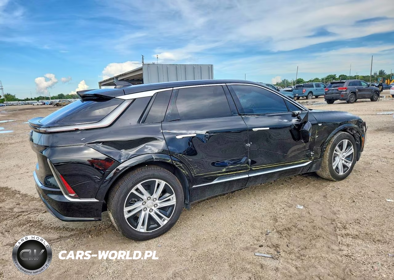 2024 Cadillac Lyriq Tech VIN:1GYKPMRK4RZ123464 - 3