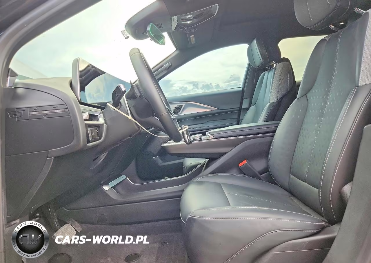 2024 Cadillac Lyriq Tech VIN:1GYKPMRK4RZ123464 - 7