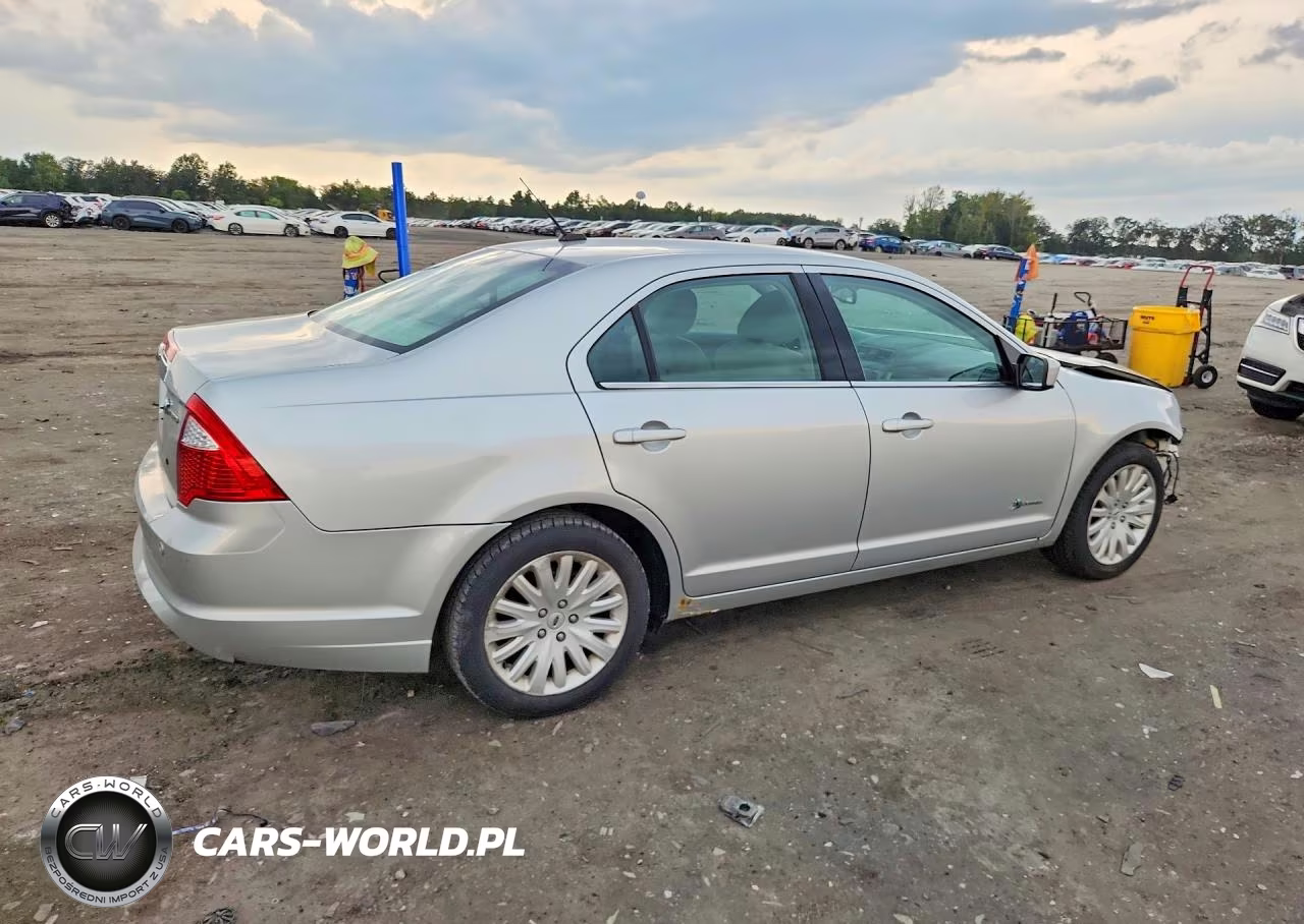 2010 Ford Fusion Hybrid VIN:3FADP0L30AR379527 - 3