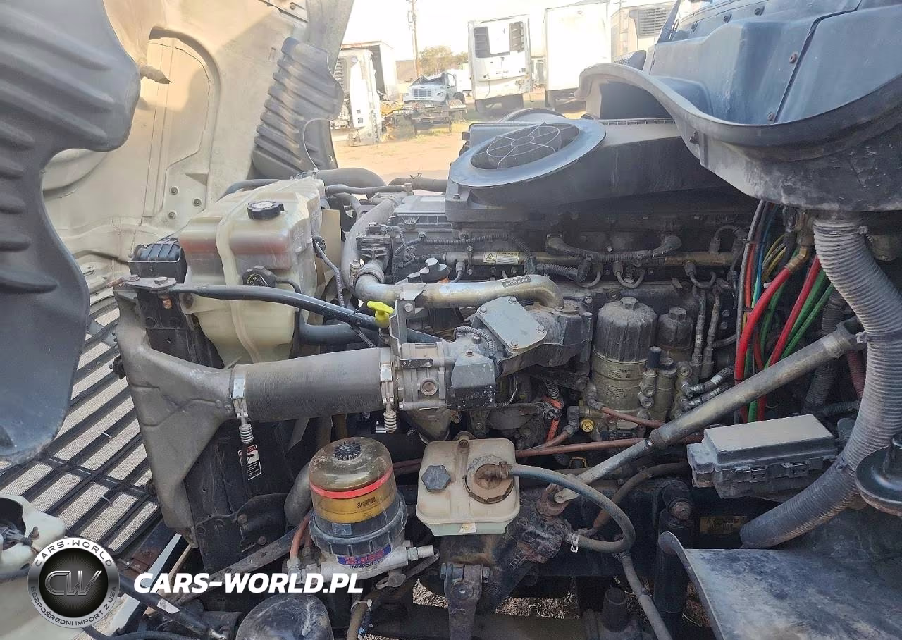 2011 Freightliner Cascadia Semi Truck VIN:1FUJGEDVXBSAY2809 - 10