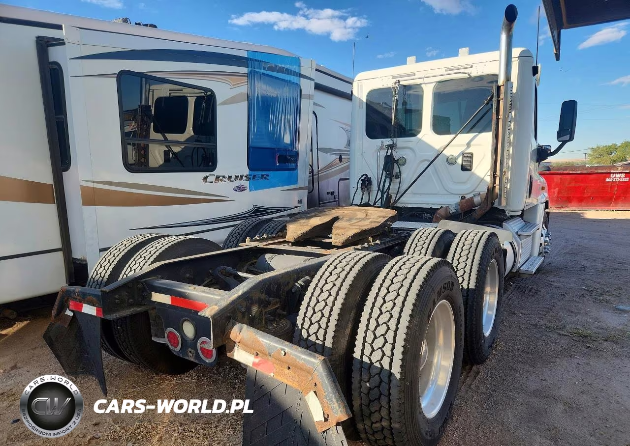 2011 Freightliner Cascadia Semi Truck VIN:1FUJGEDVXBSAY2809 - 3