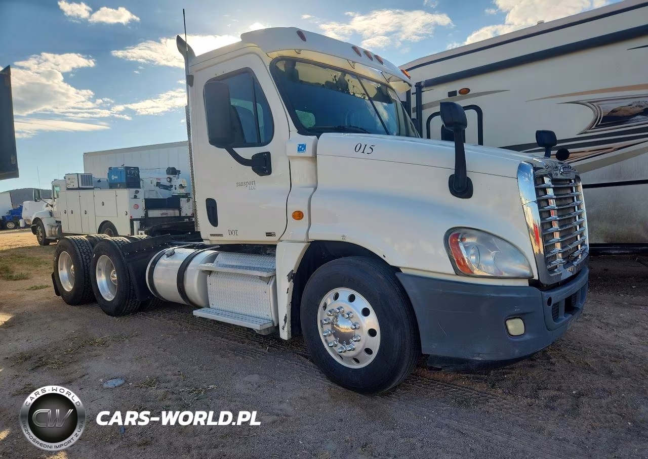 2011 Freightliner Cascadia Semi Truck VIN:1FUJGEDVXBSAY2809 - 4
