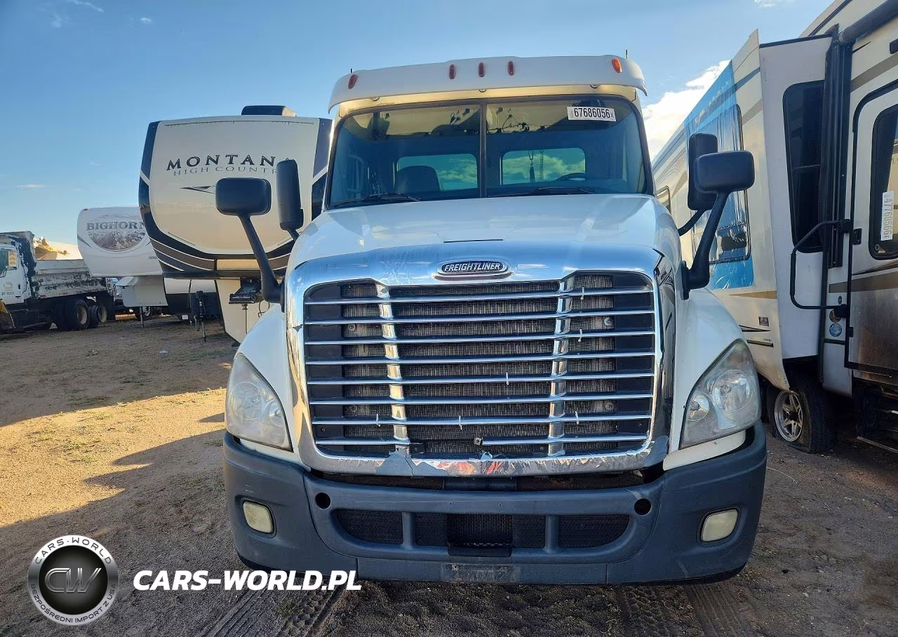 2011 Freightliner Cascadia Semi Truck VIN:1FUJGEDVXBSAY2809 - 5