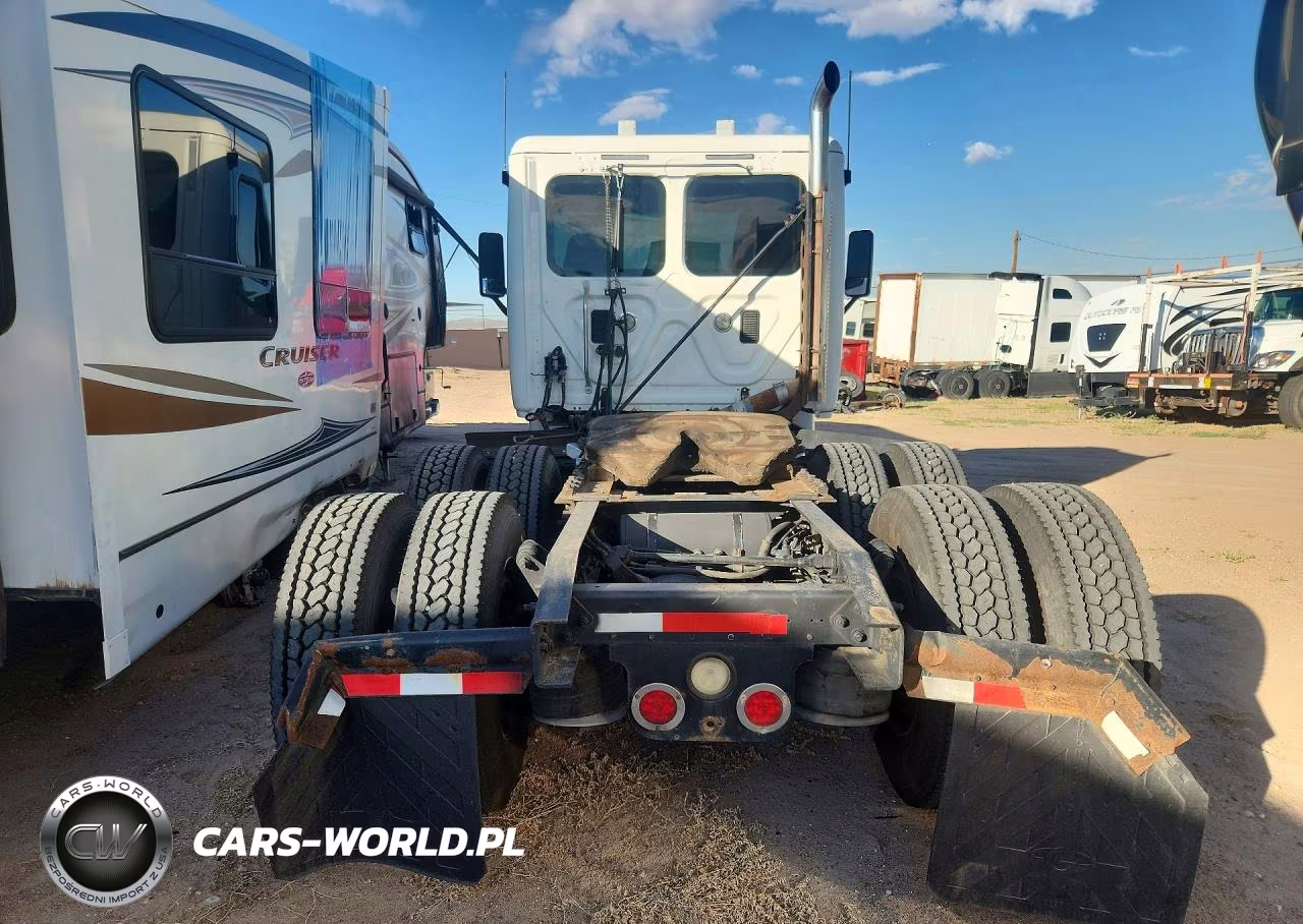 2011 Freightliner Cascadia Semi Truck VIN:1FUJGEDVXBSAY2809 - 6