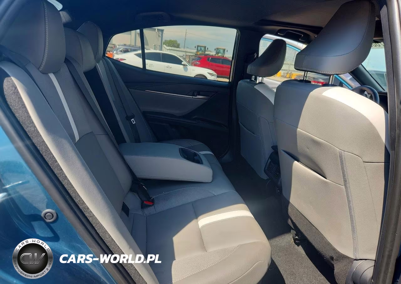 2026 Toyota Camry Se VIN:4T1DBADKXTU049860 - 10