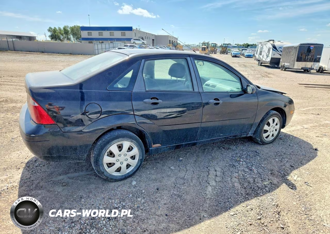 2007 Ford Focus Zx4 VIN:1FAHP34N97W363786 - 3