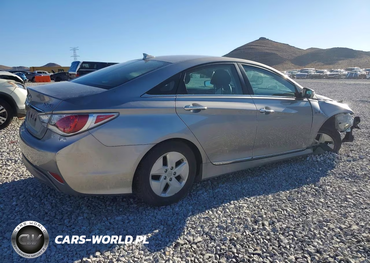 2012 Hyundai Sonata Hybrid VIN:KMHEC4A47CA043928 - 3