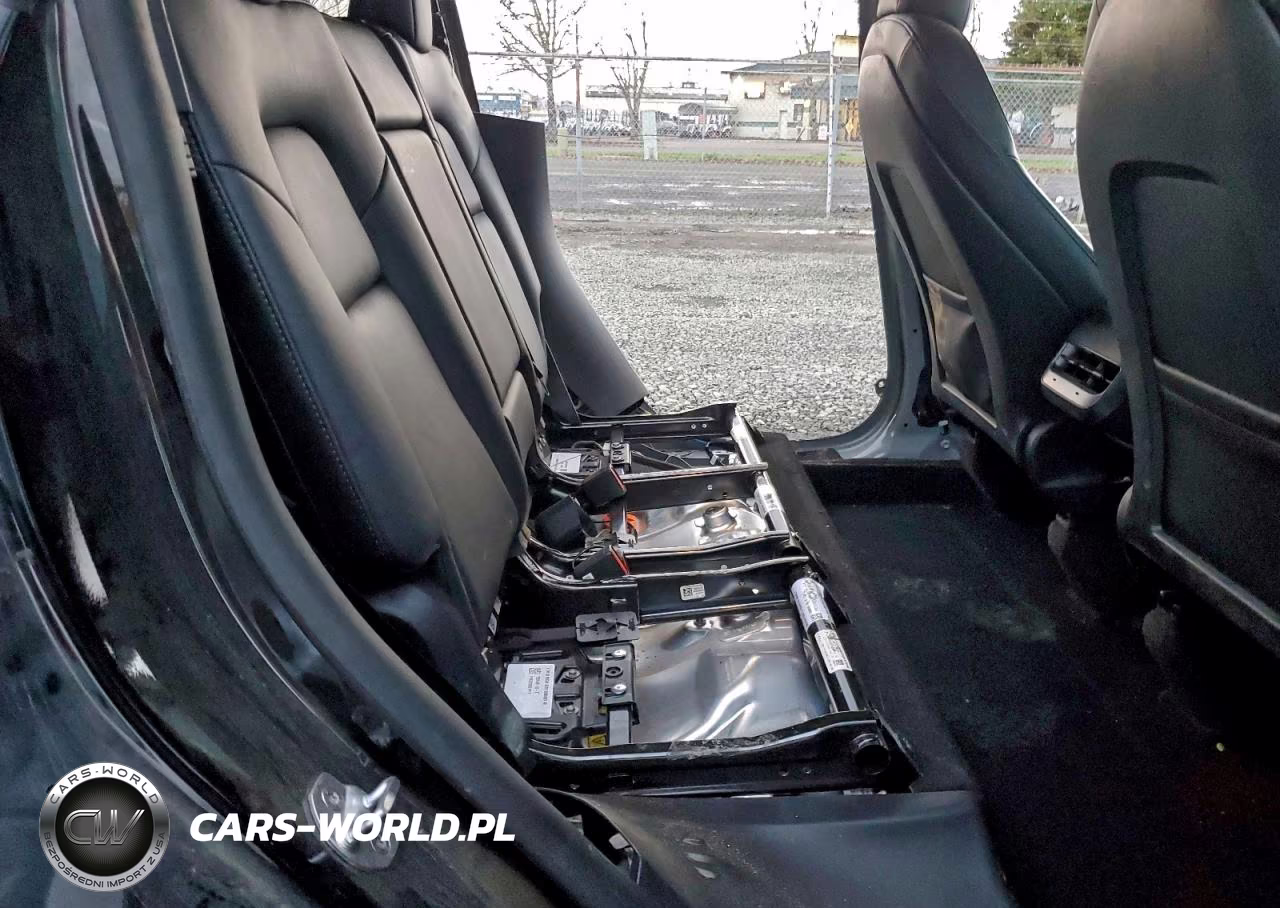 2022 Tesla Model Y VIN:7SAYGDEF5NF398627 - 11