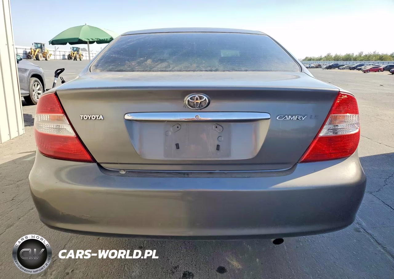 2002 Toyota Camry Le VIN:JTDBE32K820102661 - 6