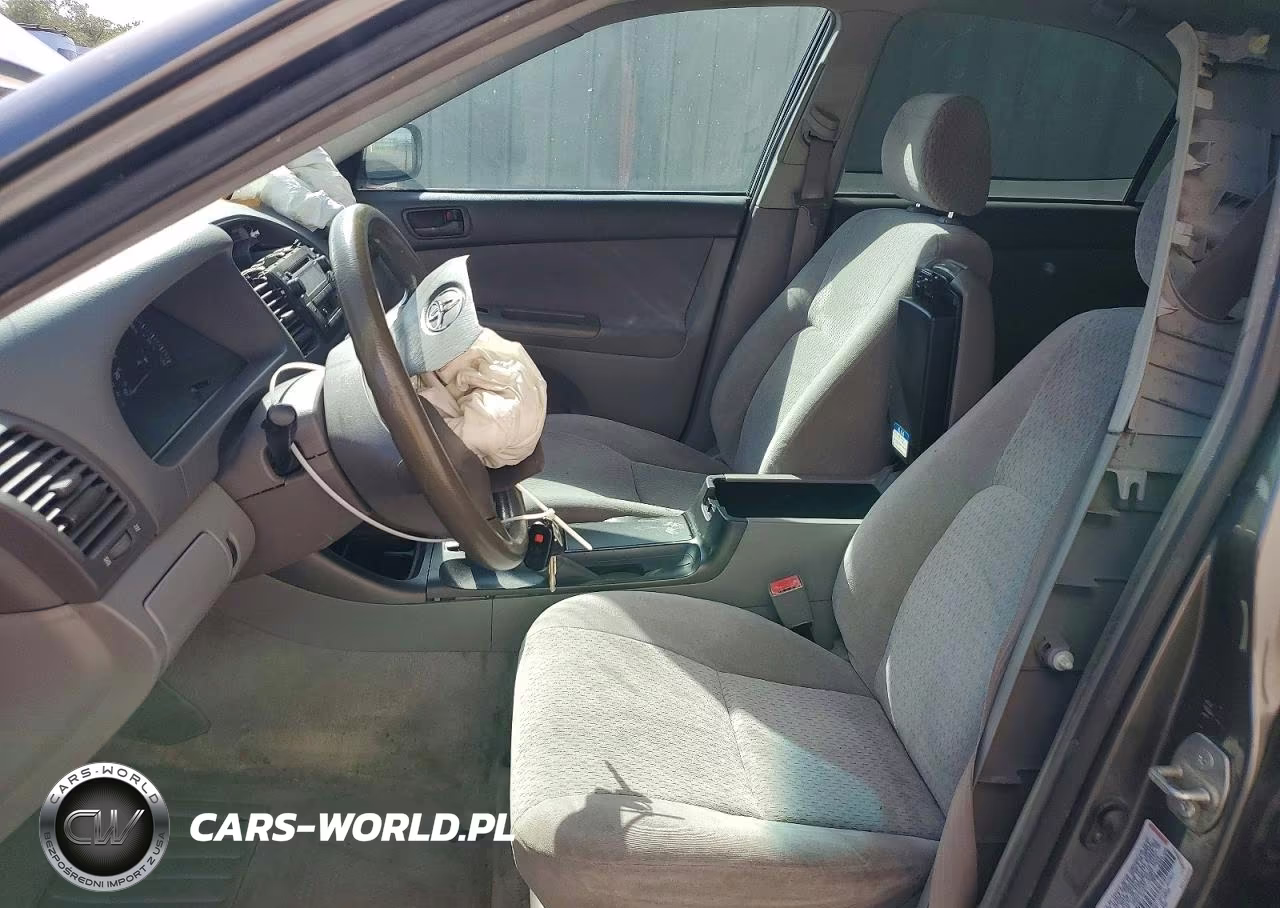 2002 Toyota Camry Le VIN:JTDBE32K820102661 - 7