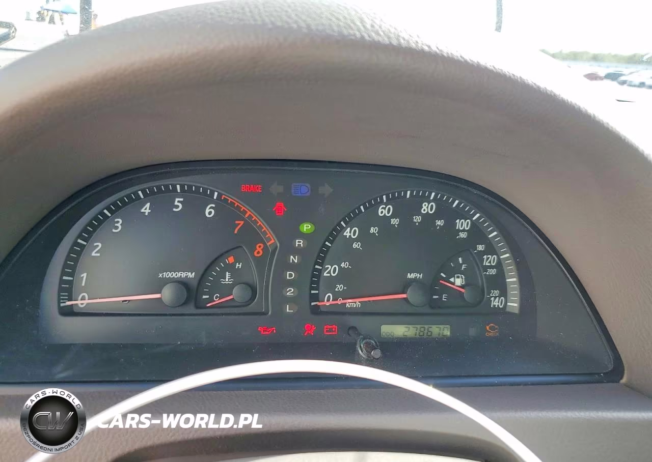 2002 Toyota Camry Le VIN:JTDBE32K820102661 - 9