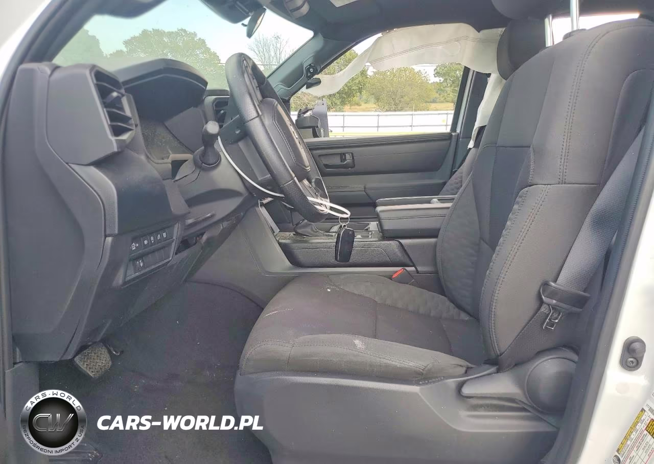 2025 Toyota Tundra Sr VIN:5TFKB5DA8SX273653 - 7