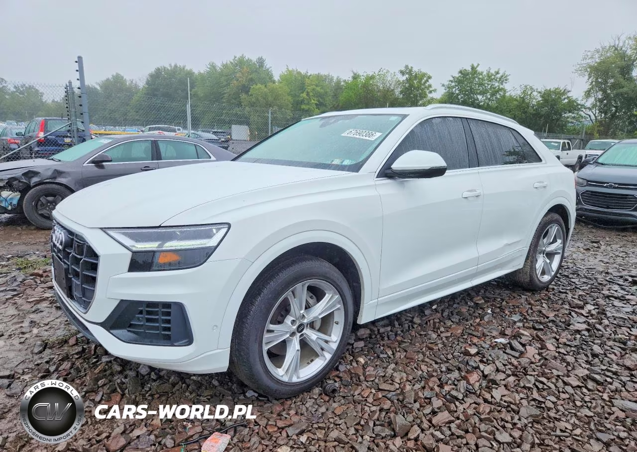 2022 Audi Q8 Premium Plus