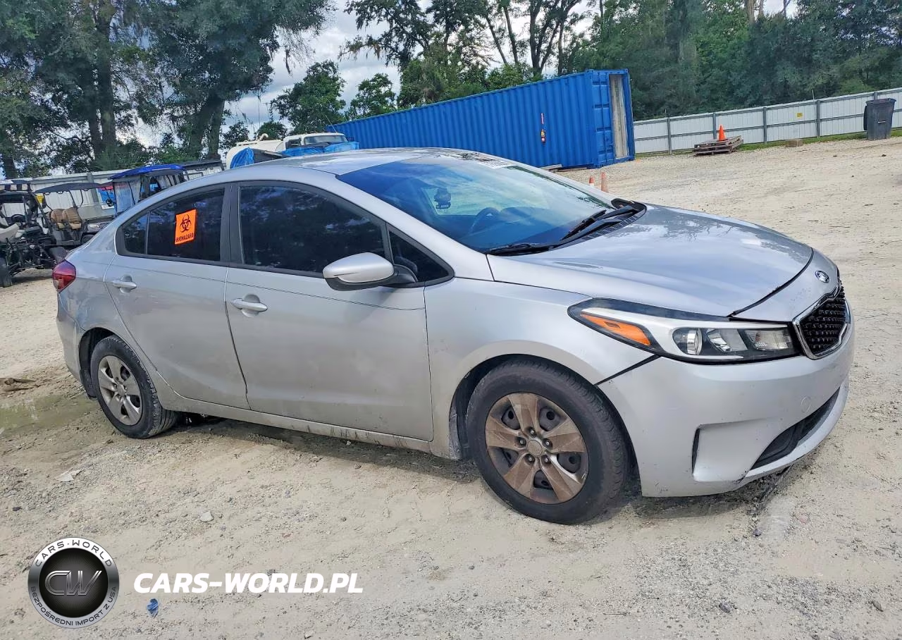 2018 Kia Forte Lx VIN:3KPFK4A77JE233762 - 4