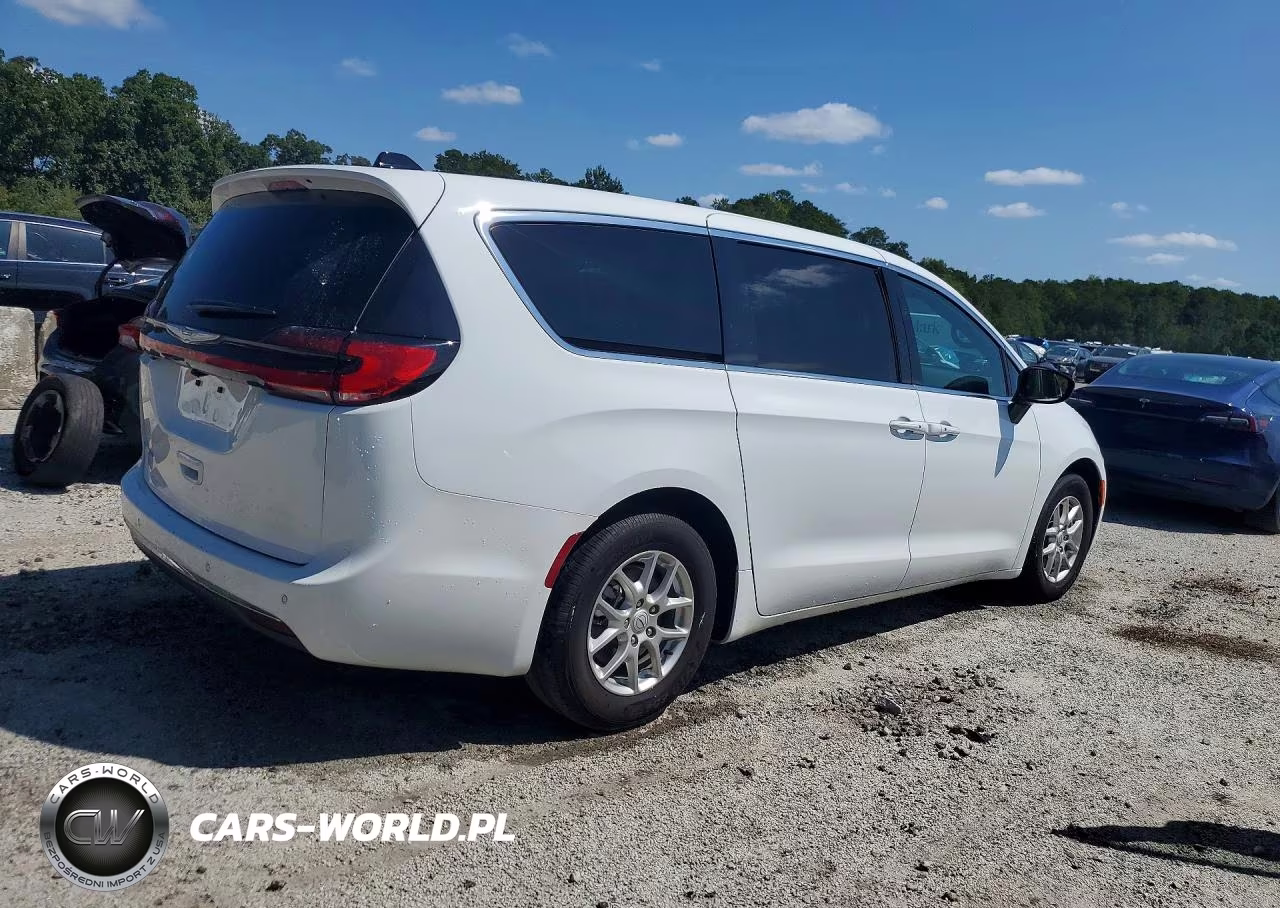 2026 Chrysler Pacifica Select VIN:2C4RC1BG6TR162899 - 3