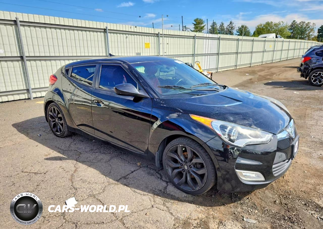 2015 Hyundai Veloster Re:flex VIN:KMHTC6AD3FU221954 - 4