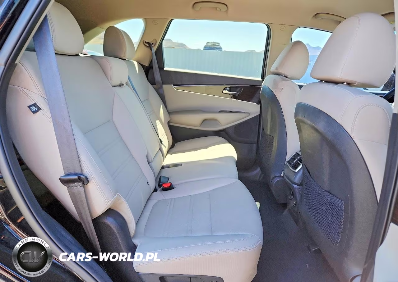 2020 Kia Sorento S VIN:5XYPG4A53LG691213 - 11