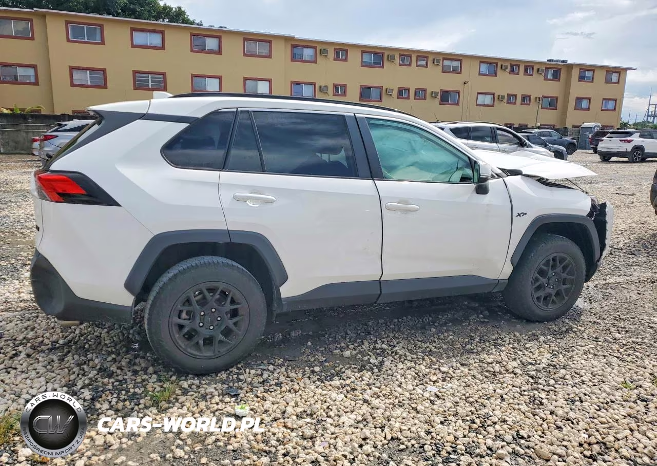 2022 Toyota Rav4 Xle VIN:2T3W1RFVXNC199156 - 3