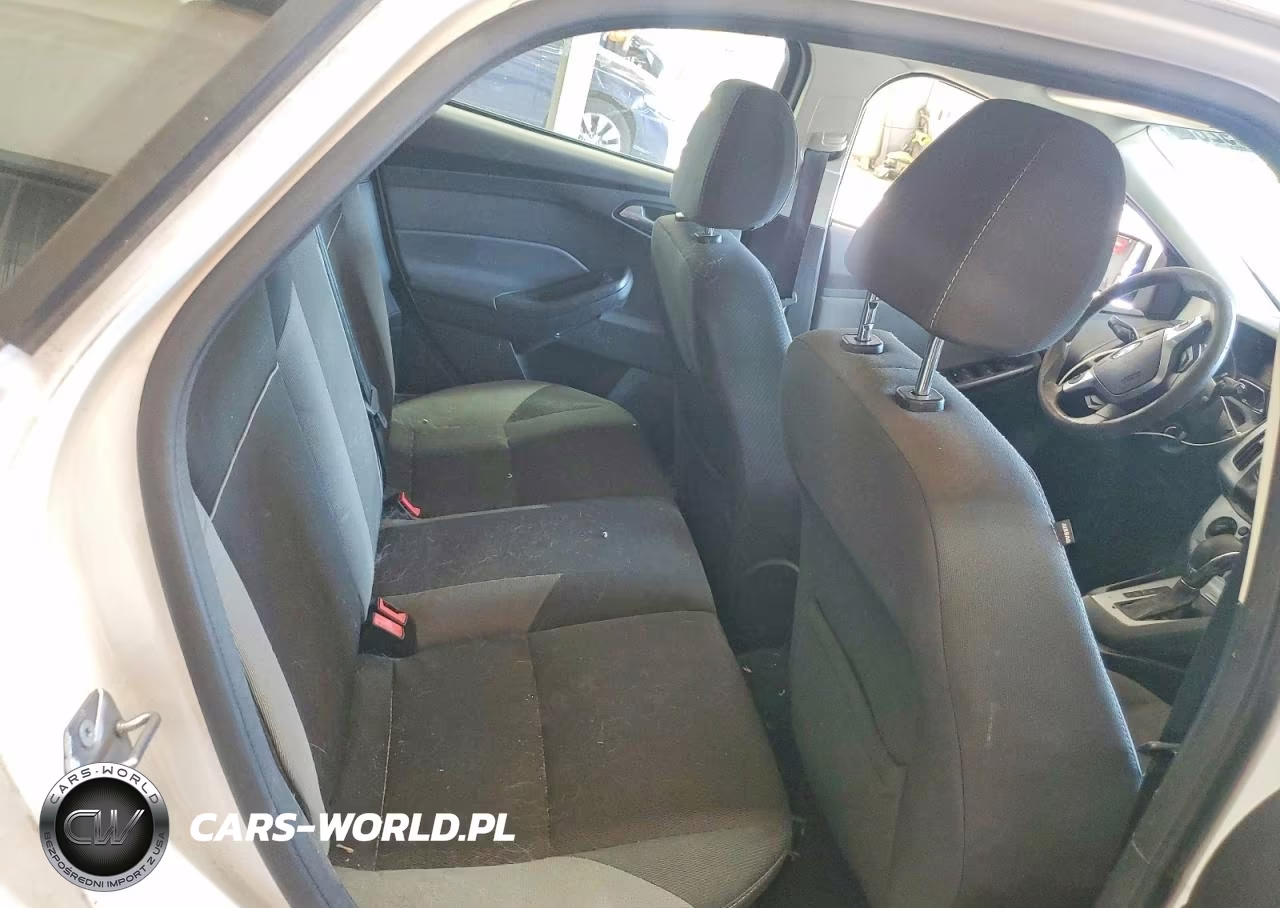 2013 Ford Focus Se VIN:1FADP3K21DL305403 - 10