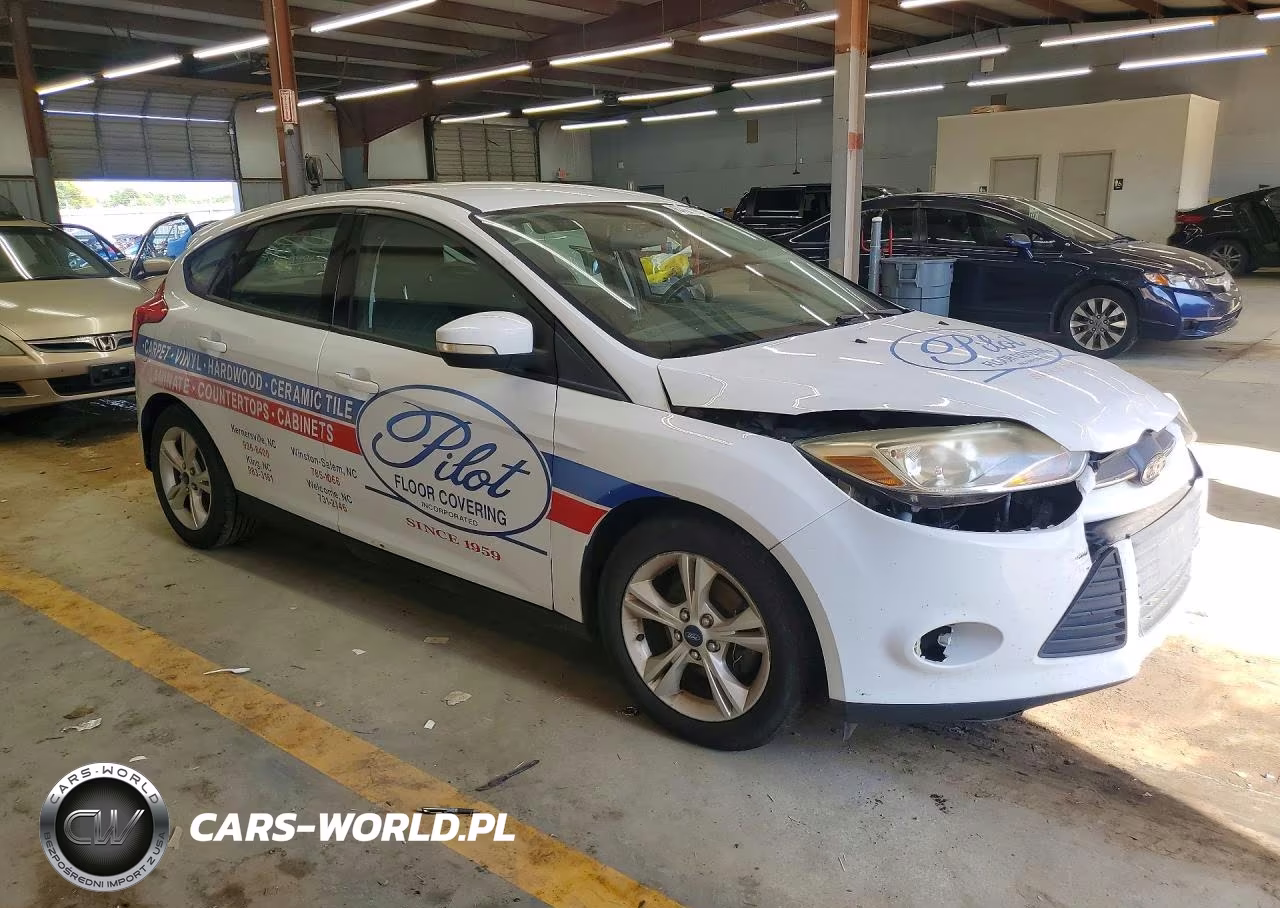 2013 Ford Focus Se VIN:1FADP3K21DL305403 - 4