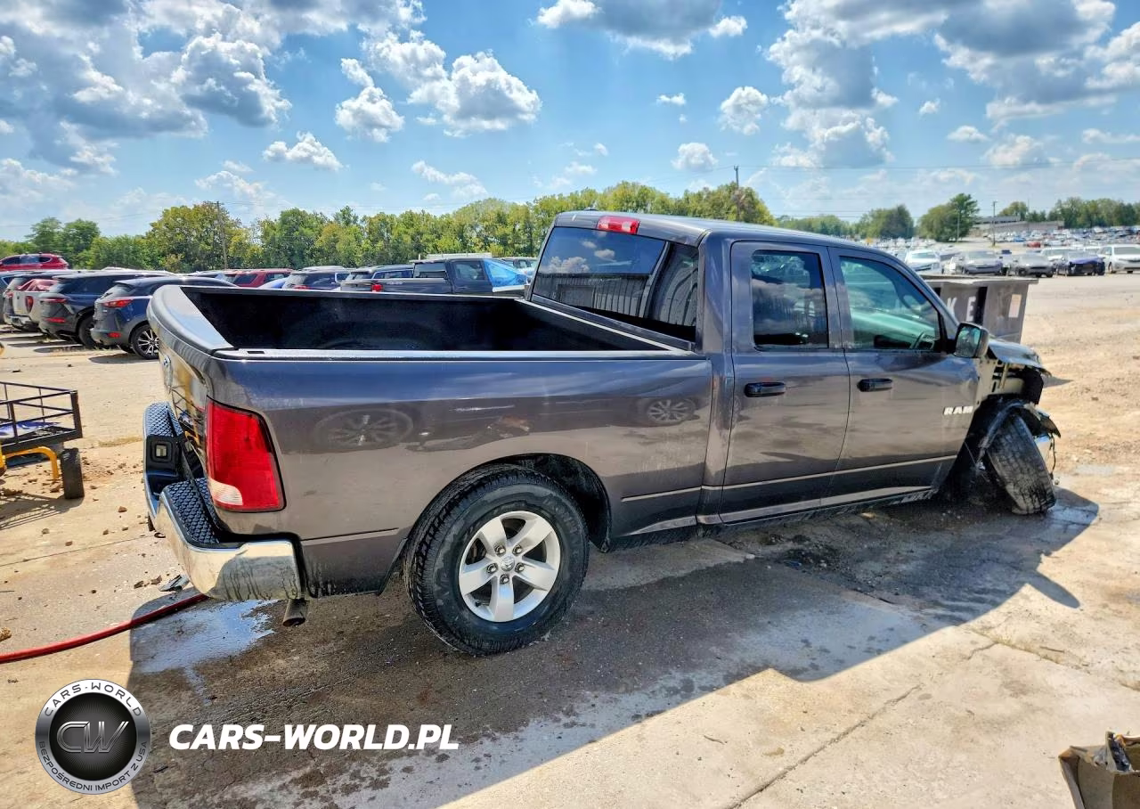 2019 Ram 1500 Classic Tradesman VIN:1C6RR6FG8KS521292 - 3
