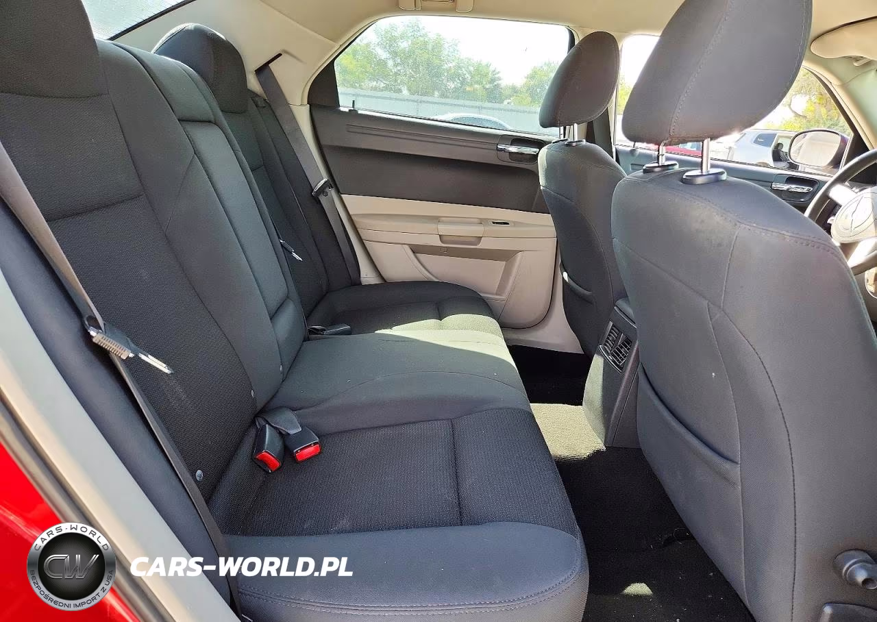 2007 Chrysler 300 VIN:2C3KA43R37H669672 - 10