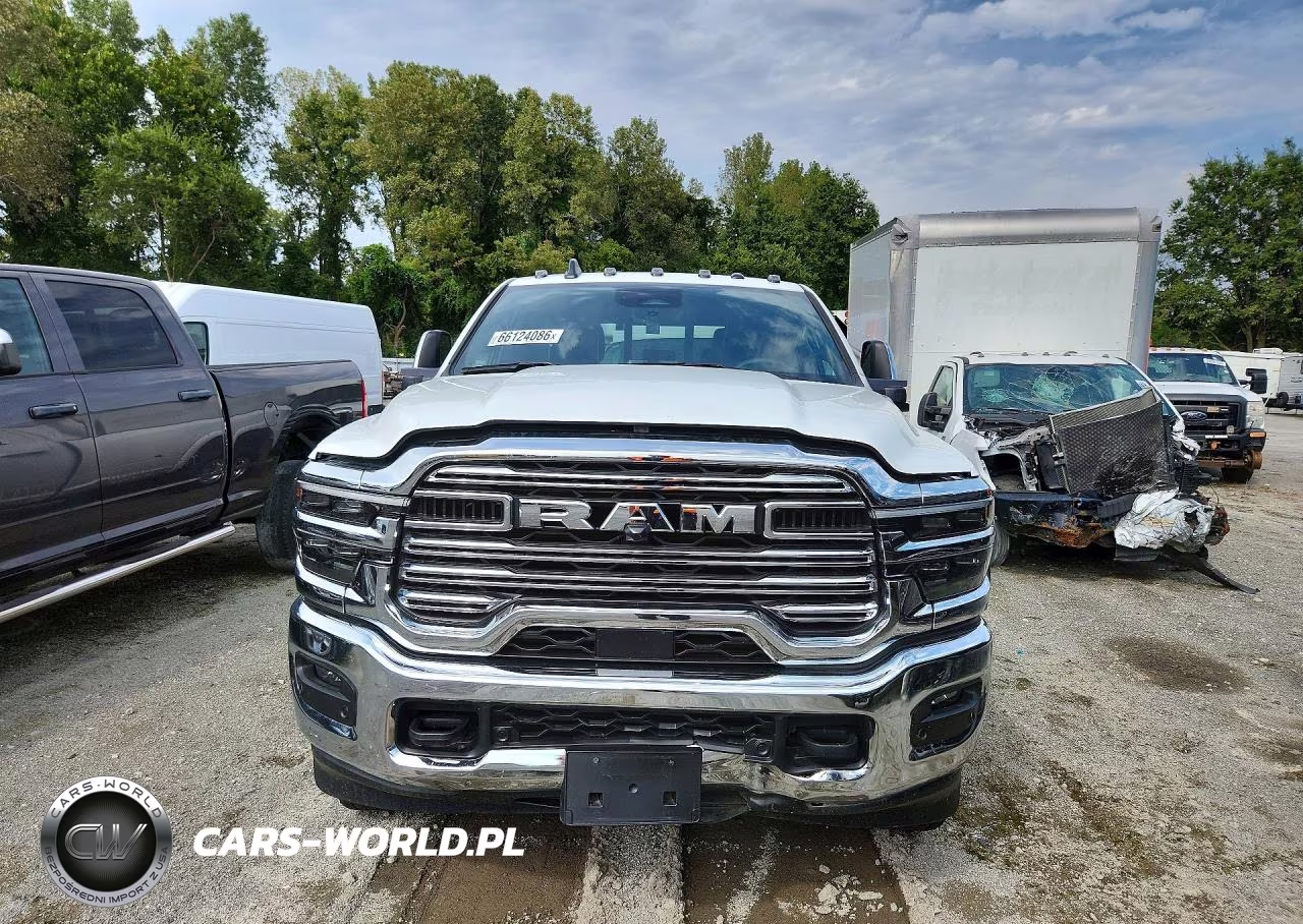 2025 Ram 3500 Laramie VIN:3C63RRJL3SG520151 - 5