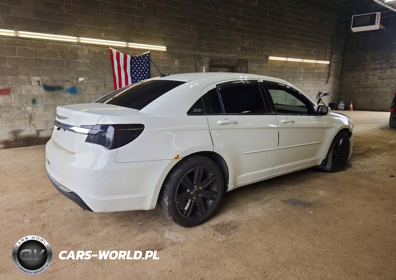 2012 Chrysler 200 Touring VIN:1C3CCBBG8CN234327 - 3