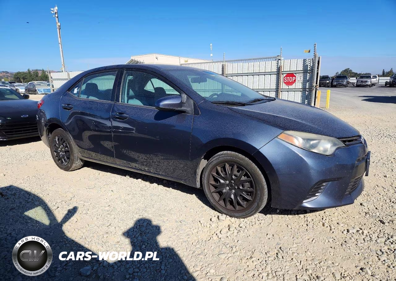 2015 Toyota Corolla Le VIN:2T1BURHE3FC402630 - 4