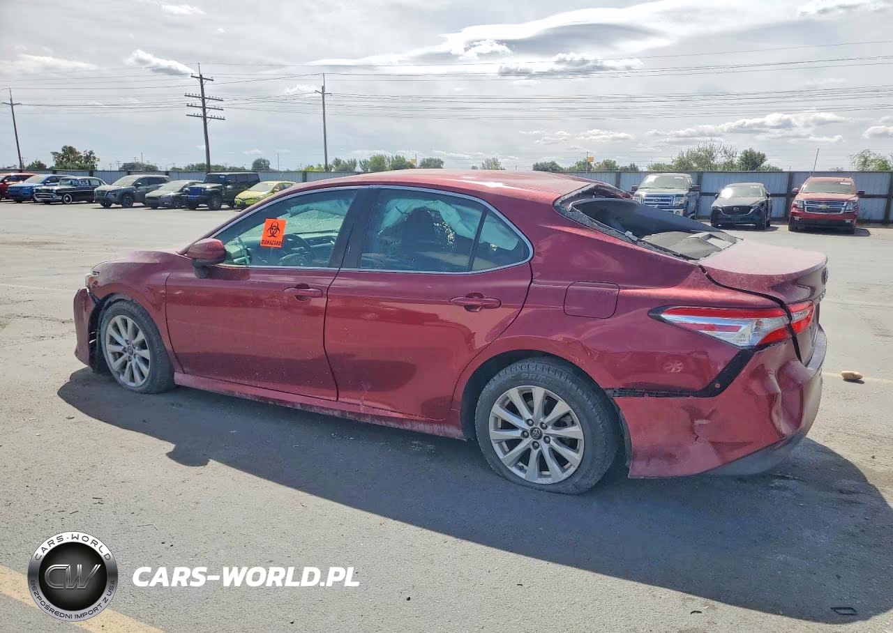 2018 Toyota Camry Le VIN:4T1B11HK0JU620676 - 2