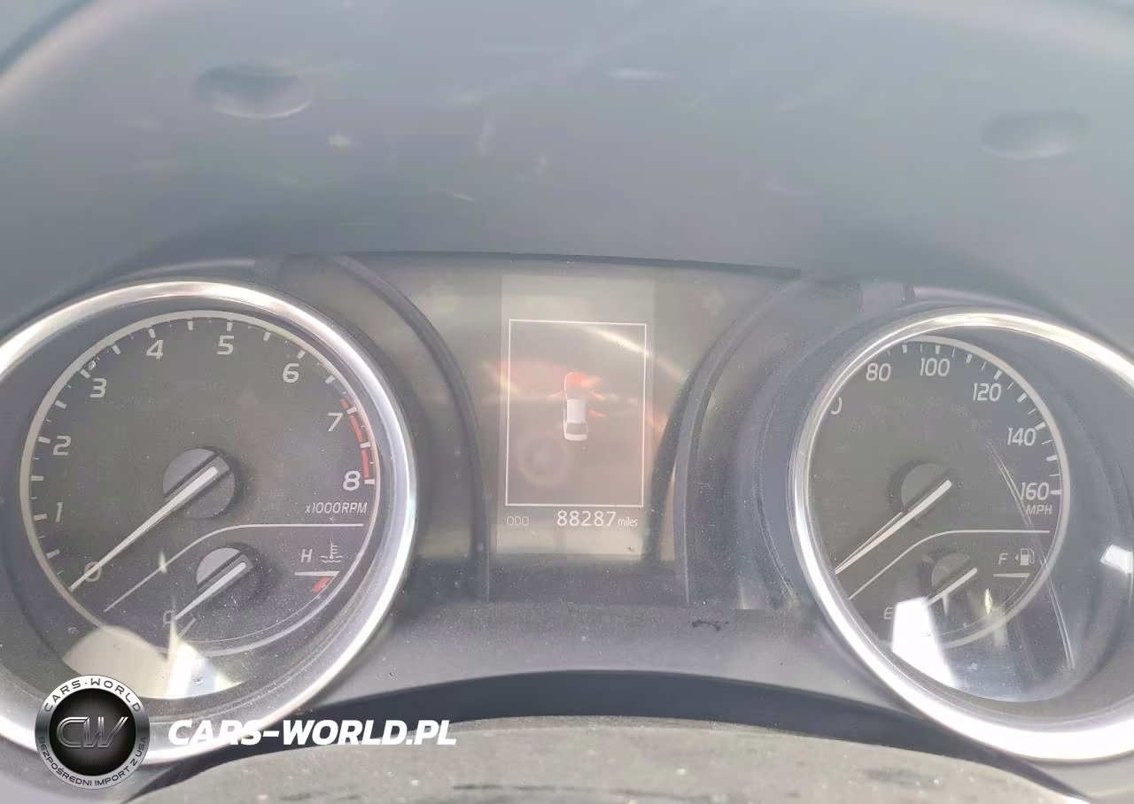 2018 Toyota Camry Le VIN:4T1B11HK0JU620676 - 9