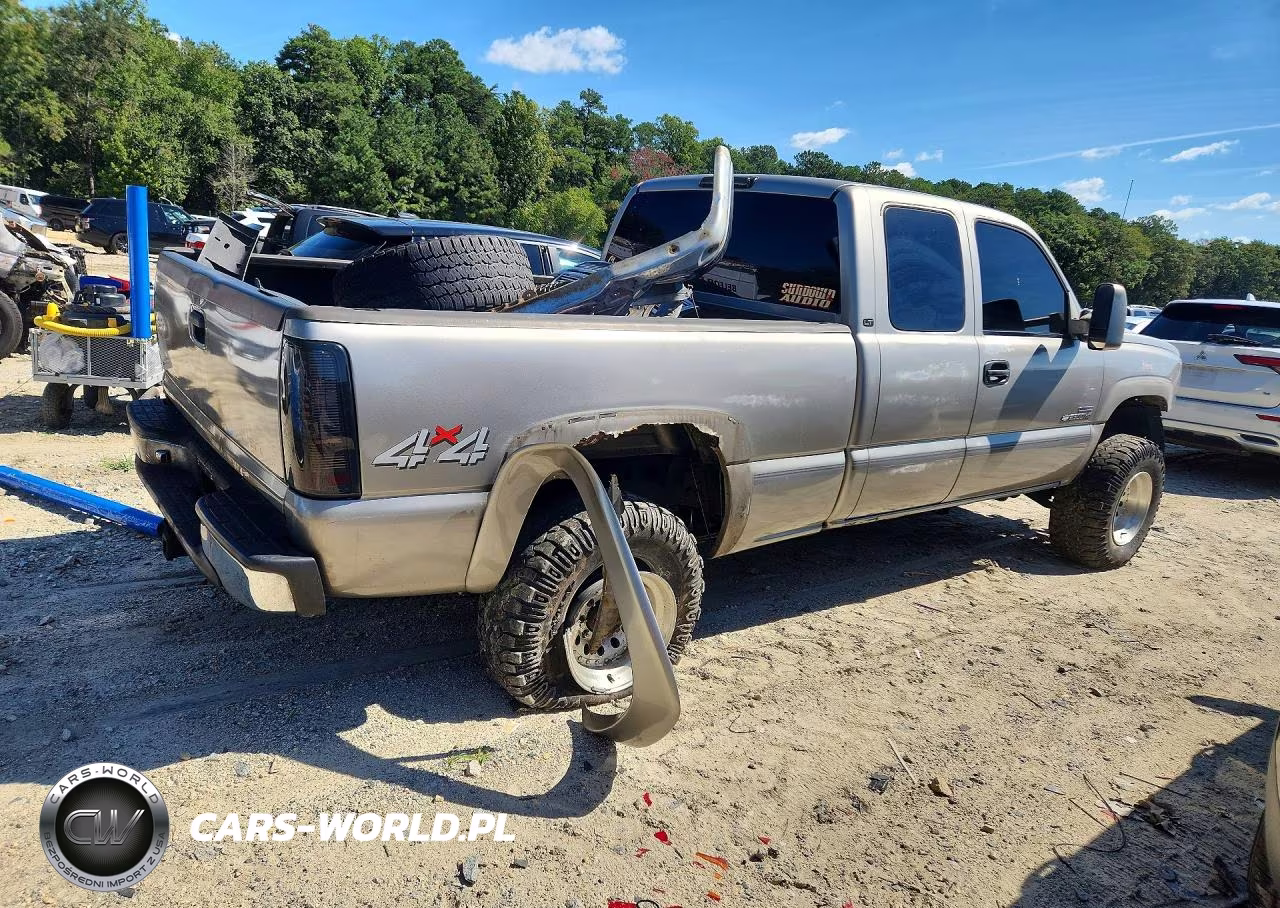 2003 Chevrolet Silverado K2500 Heavy Duty VIN:1GCHK29173E192500 - 3